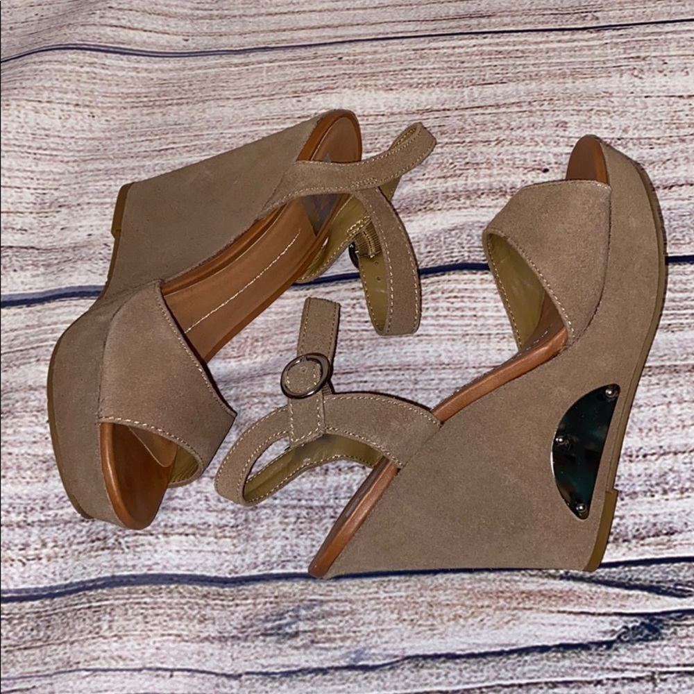 NWOB DOLCE VITA SUEDE WEDGES - Picture 4 of 6